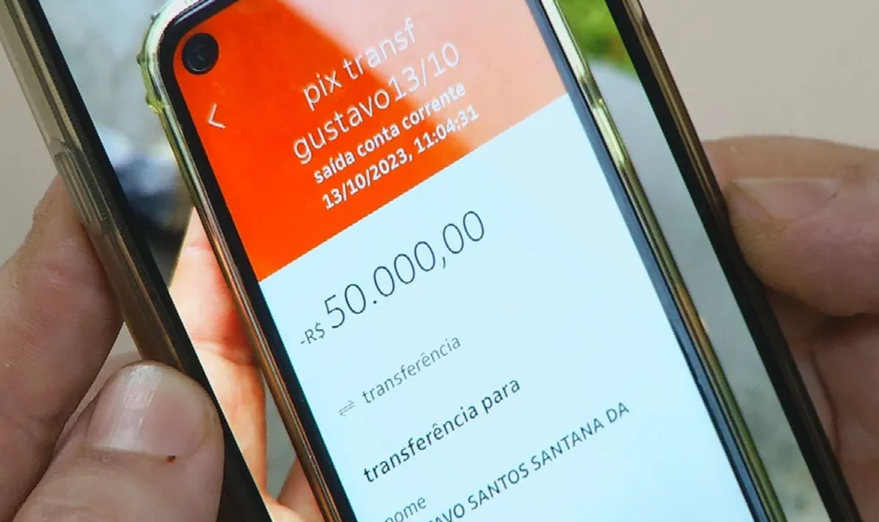 Homem que recebeu R$ 50 mil via PIX por engano diz que não pensou duas vezes em devolver quantia mesmo desempregado: 'Não era meu'