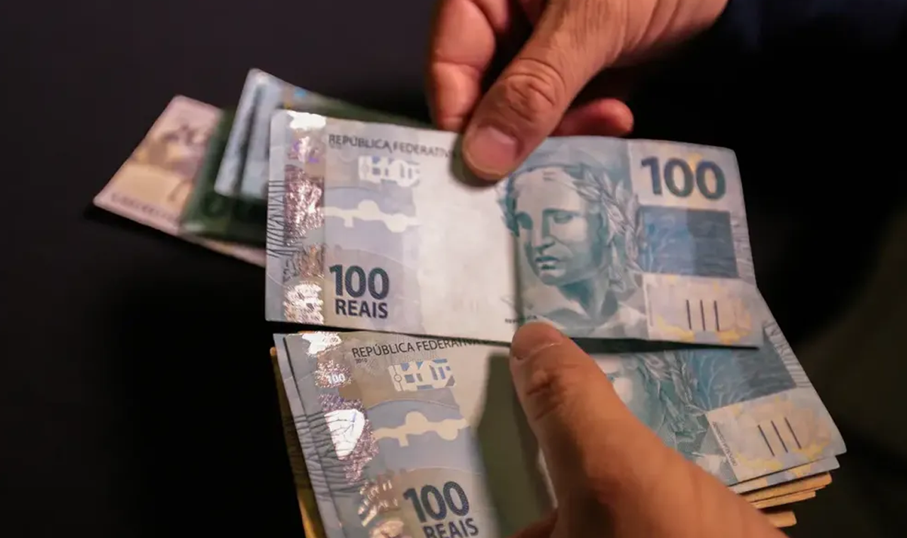 13º salário: saiba quem tem direito e quando cai na conta