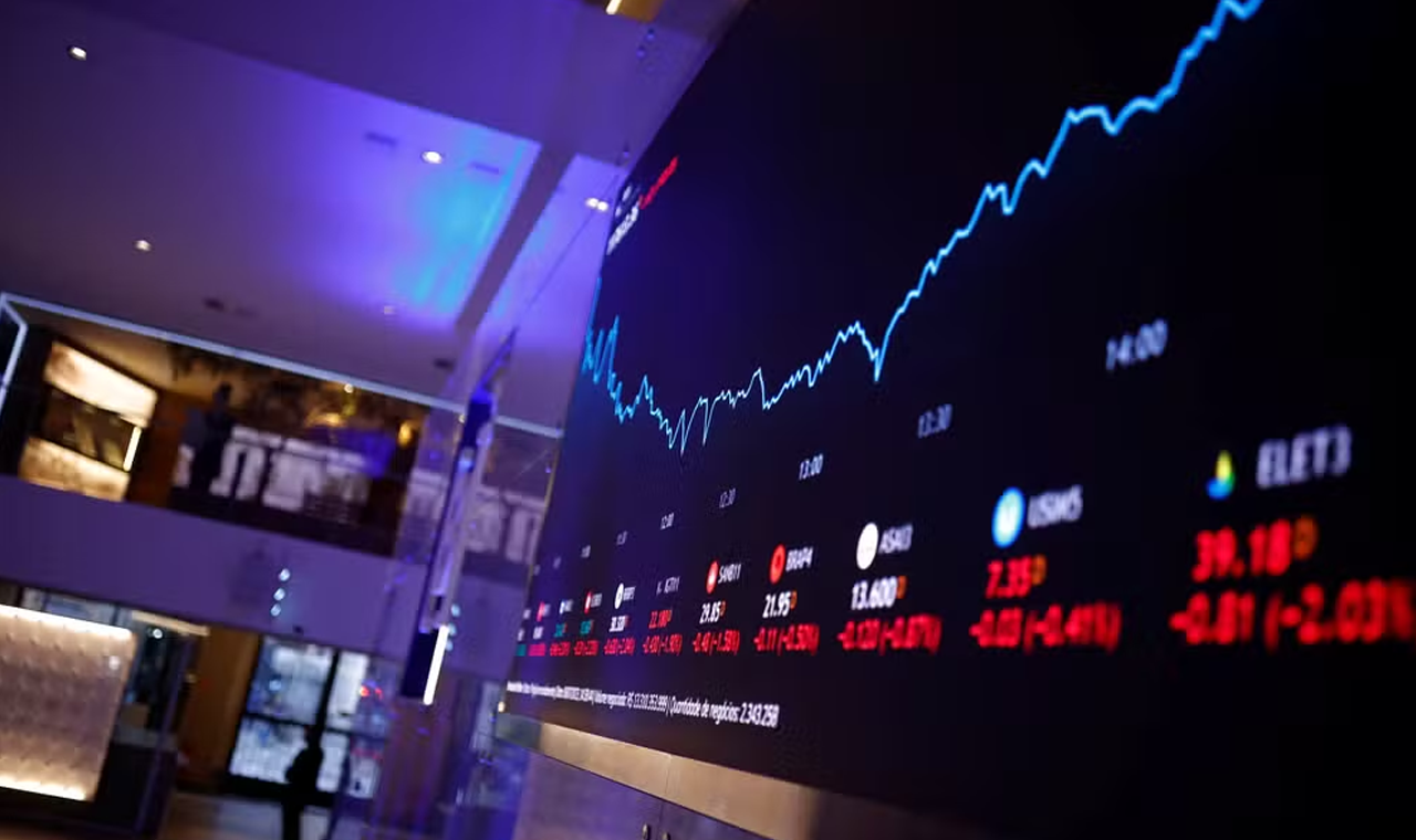 Bolsa em alta e dólar em baixa: o que influenciou os investimentos em 2023 e o que esperar para 2024