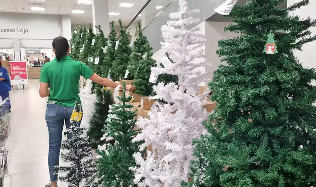 Vai trabalhar no Natal e Ano Novo? Conheça os seus direitos