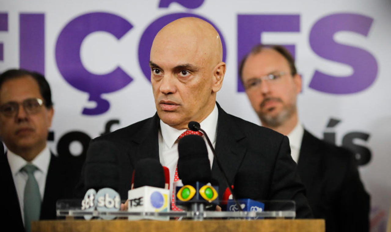 Em ano eleitoral, Moraes defende regulamentação das redes sociais em discurso de abertura dos trabalhos do TSE