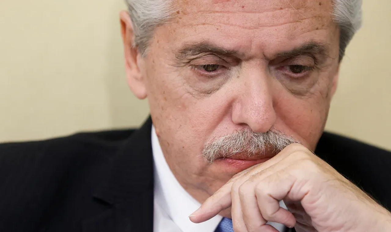 Ex-presidente da Argentina, Alberto Fernández, é acusado de desvio de fundos