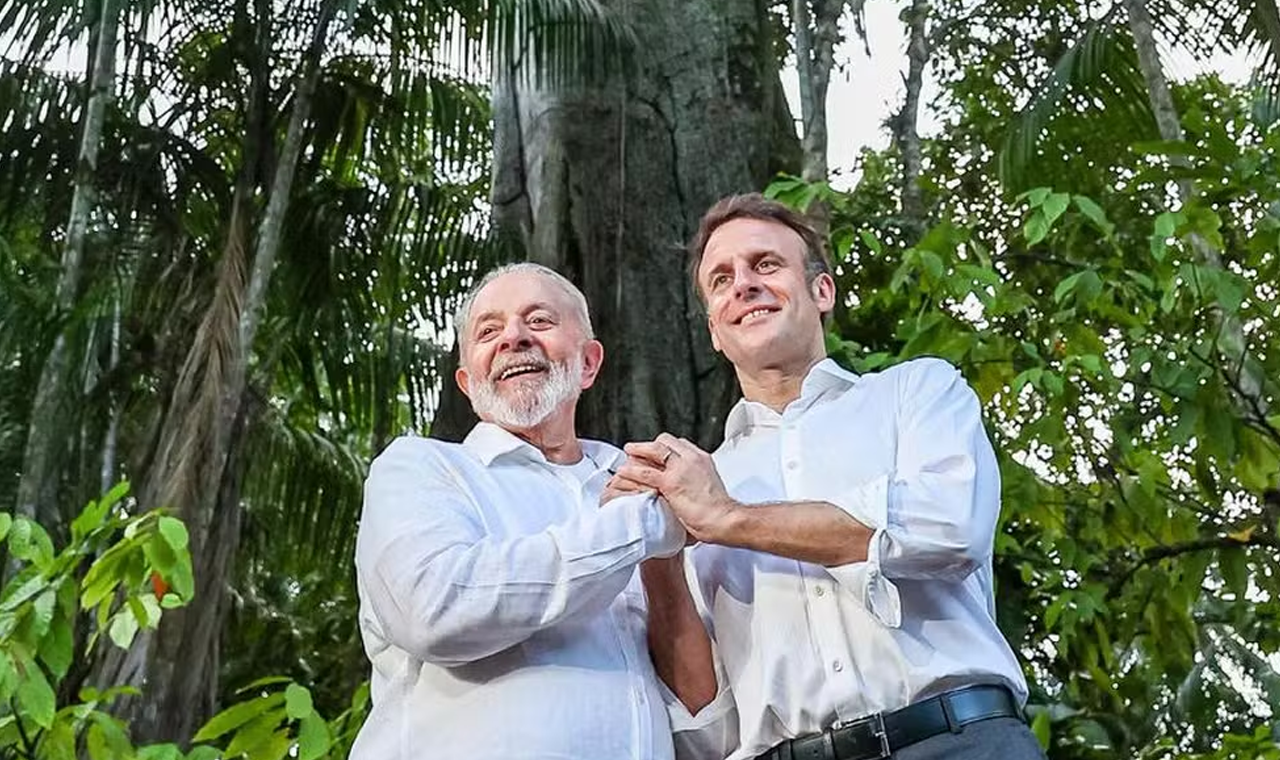 Lula e Macron anunciam programa de investimento de 1 bilhão de euros na bioeconomia da Amazônia do Brasil e Guiana