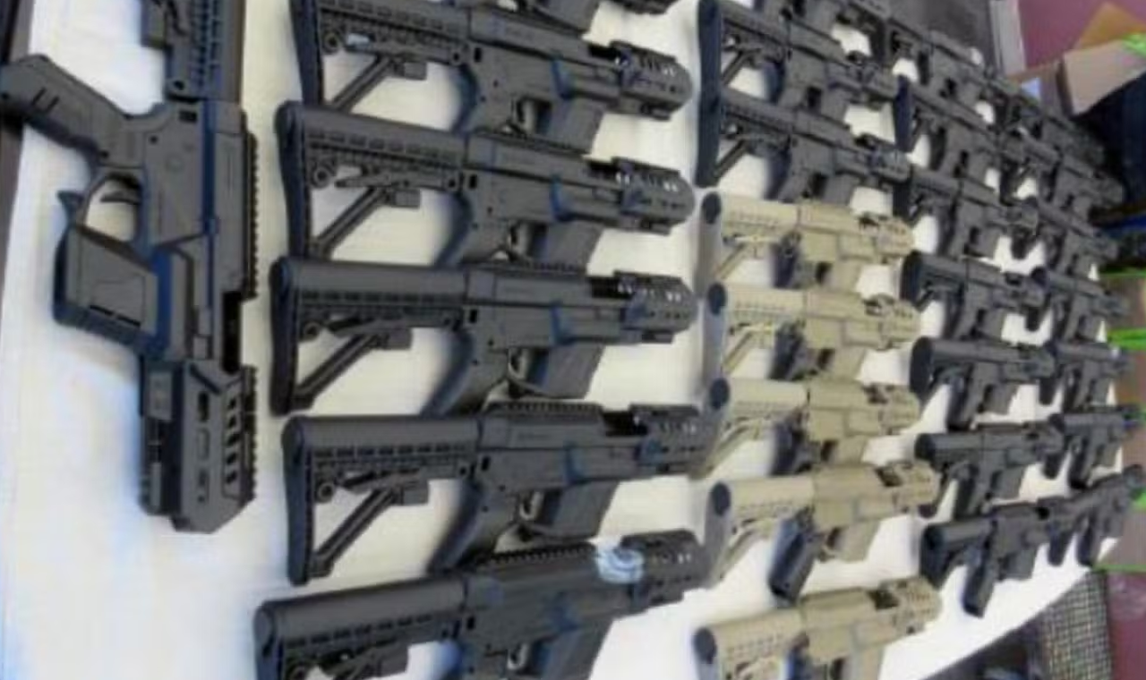 PF mira esquema de contrabando de armas armazenadas em empresa de efeitos cinematográficos