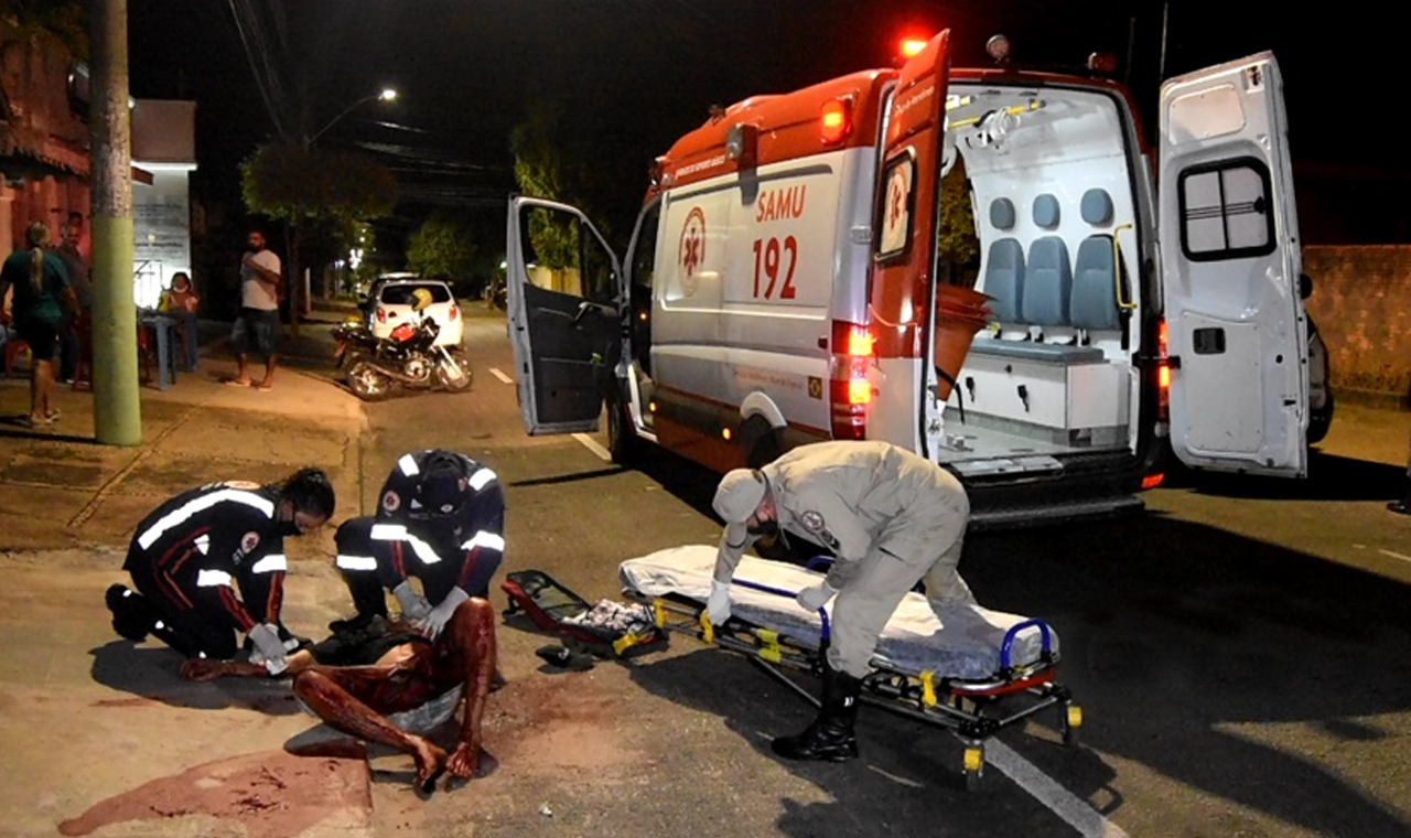 Homem é Ferido com Faca em Clube no Bairro Santa Clara