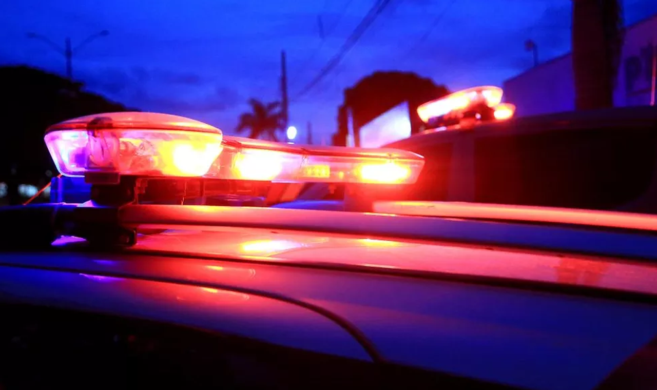 Homem de 52 anos Danificou Motocicleta e Ameaçou Ex-Namorada de 18 anos