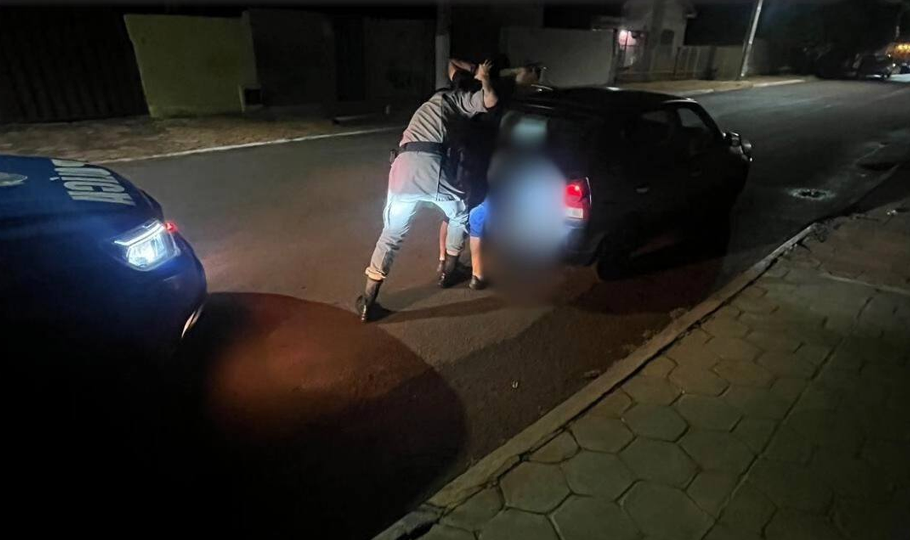 ROUBO FRUSTRADO, AGRESSÕES E DANOS RESULTARAM EM PRISÃO DE SUSPEITOS EM QUIRINÓPOLIS