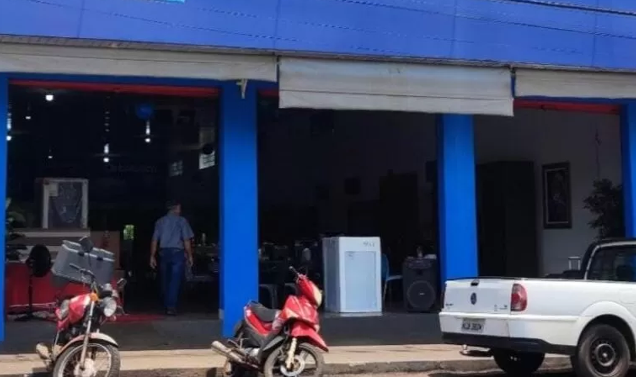 HOMEM FOI PRESO APÓS TENTAR ROUBAR DUAS LOJAS NO CENTRO DE QUIRINÓPOLIS