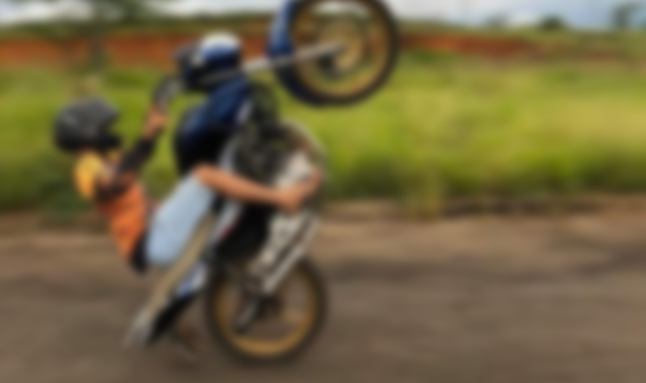 RAPAZ FOI DETIDO APÓS SER FLAGRADO EMPINANDO MOTO EM QUIRINÓPOLIS