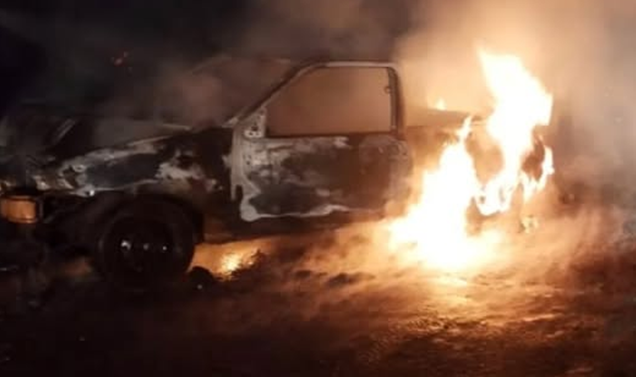 CARRO PEGA FOGO DURANTE A MADRUGADA EM QUIRINÓPOLIS