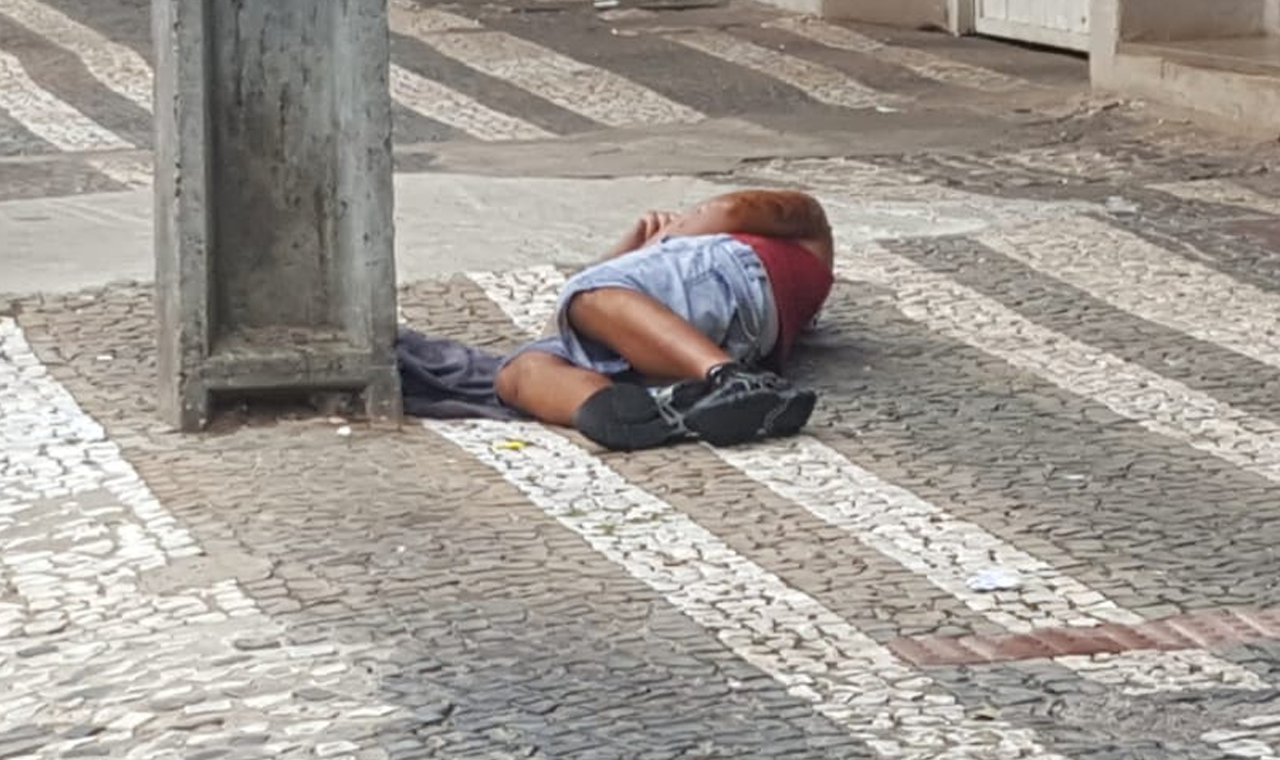 HOMEM FICA FERIDO EM DISCUSSÃO NO CENTRO DE QUIRINÓPOLIS