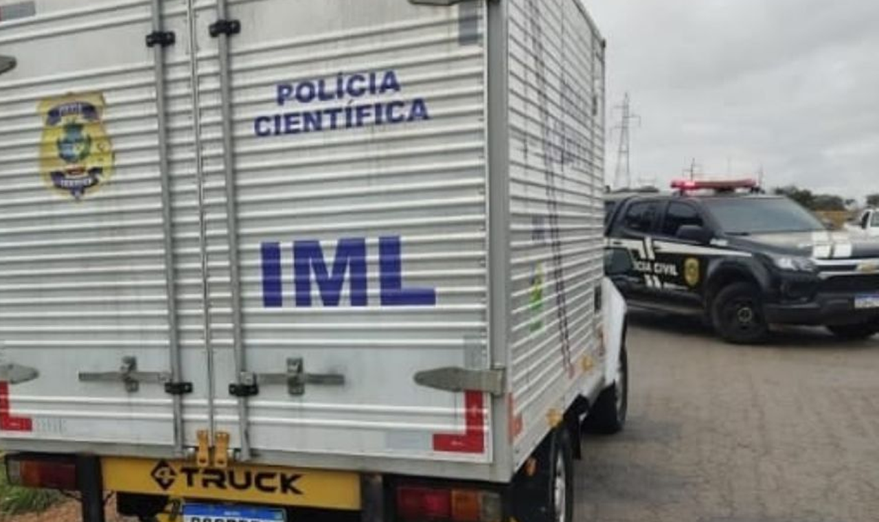 MULHER É ENCONTRADA MORTA DENTRO DE CASA EM GOUVELÂNDIA