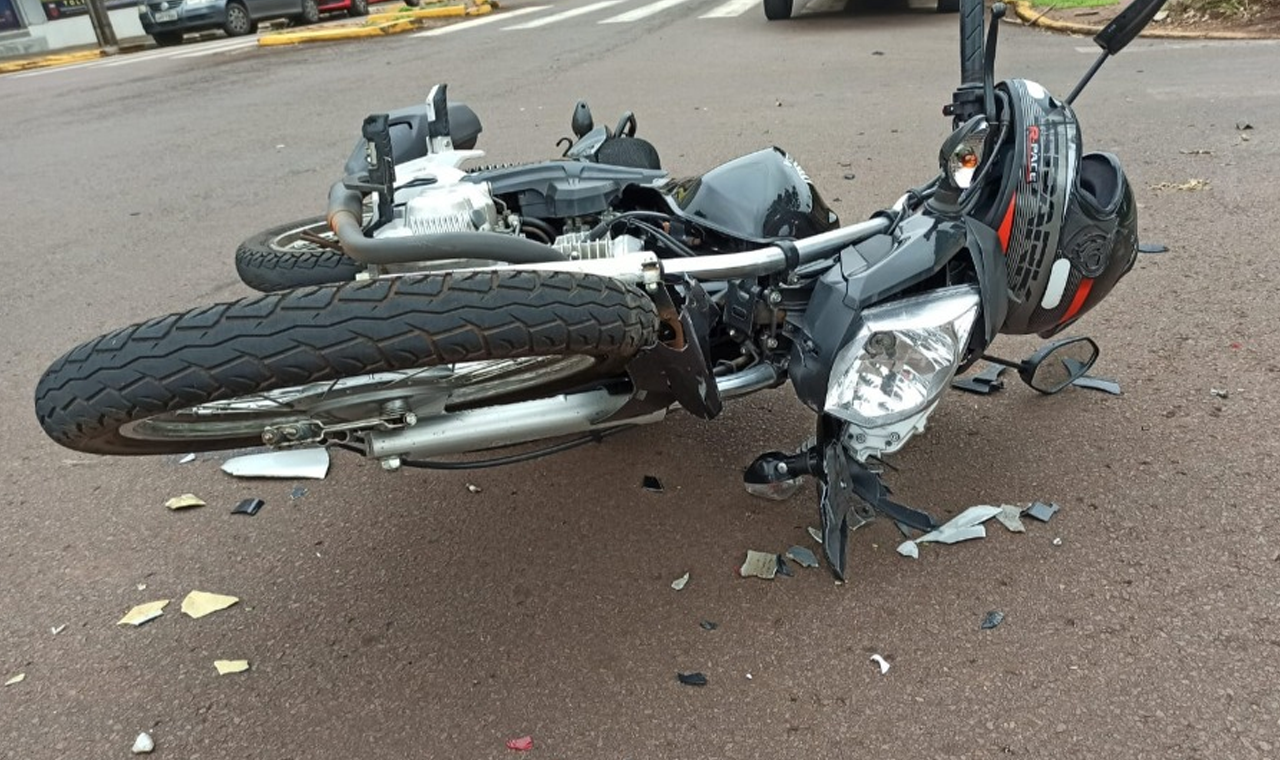 ACIDENTE DE TRÂNSITO DEIXA MOTOCICLISTA FERIDO EM QUIRINÓPOLIS