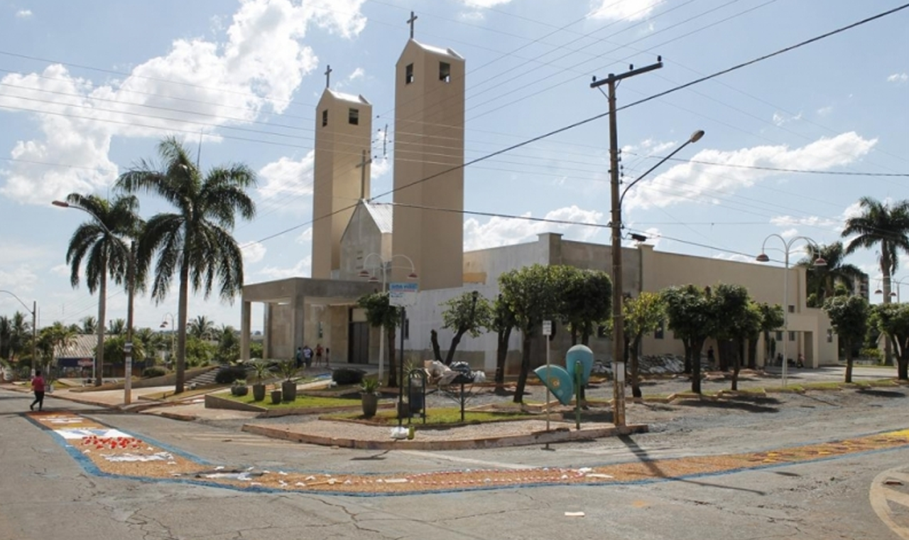 CORPUS CHRISTI 2025: PROCISSÃO E MISSA SERÃO PELA MANHÃ EM QUIRINÓPOLIS