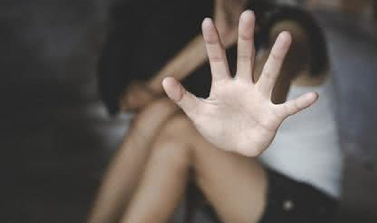 HOMEM É PRESO EM FLAGRANTE APÓS AMEAÇAR E OFENDER MÃE E FILHA EM QUIRINÓPOLIS