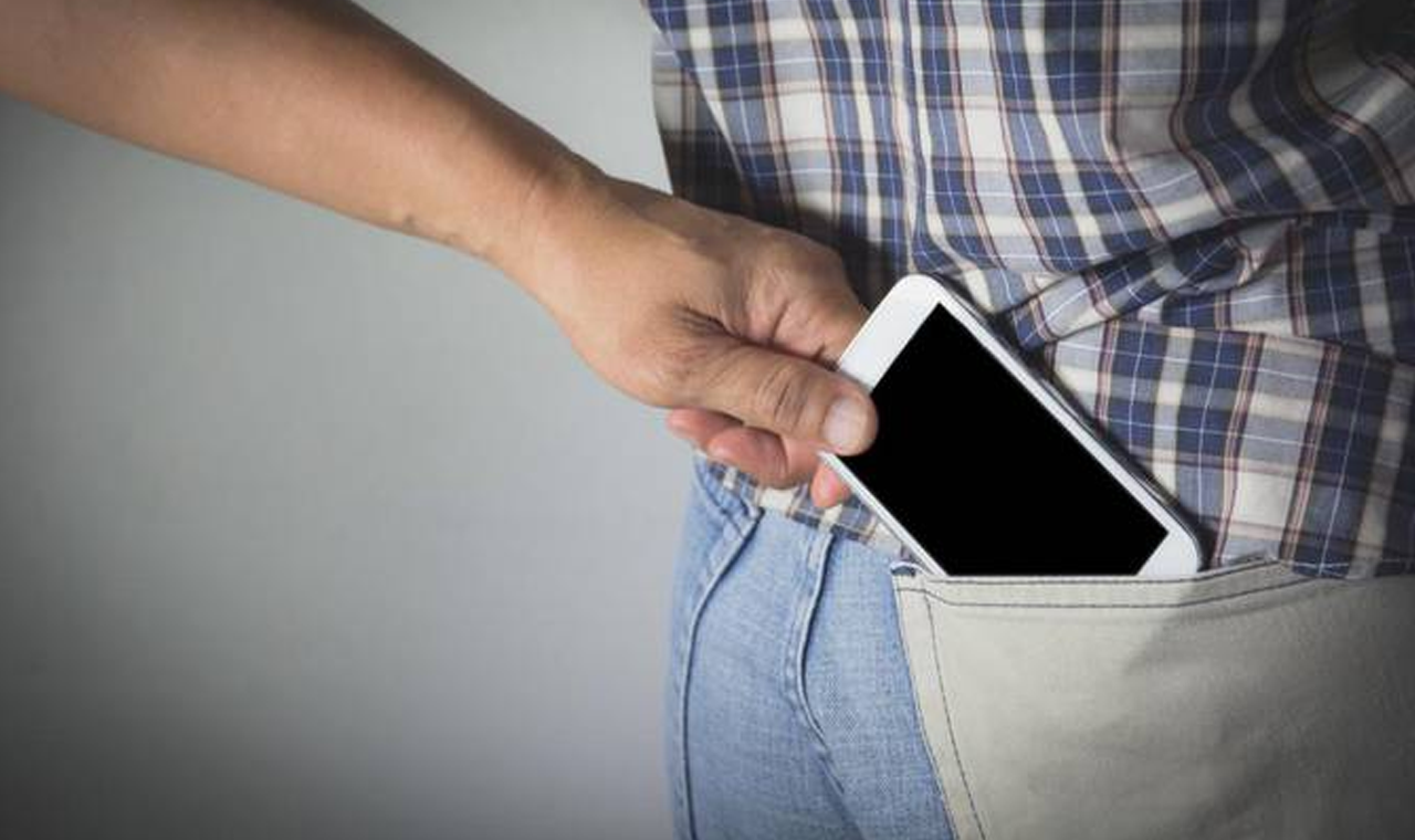 HOMEM TEM CELULAR FURTADO ENQUANTO JOGAVA SINUCA EM QUIRINÓPOLIS