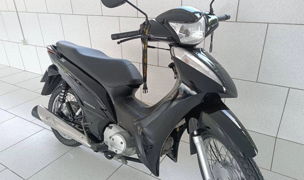 POLÍCIA MILITAR LOCALIZA E DEVOLVE MOTO EM QUIRINÓPOLIS