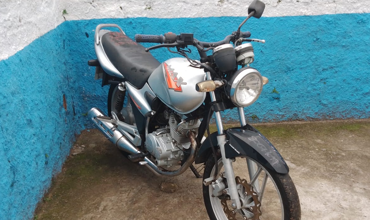 MOTOCICLETA É FURTADA DURANTE MADRUGADA NO BAIRRO PECUÁRIA, EM QUIRINÓPOLIS