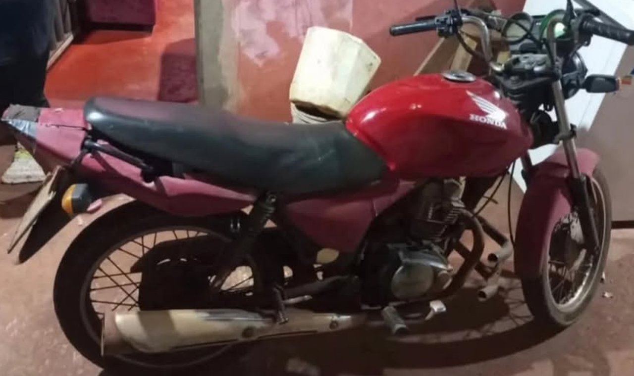 MOTO FURTADA É LOCALIZADA E RECUPERADA EM QUIRINÓPOLIS