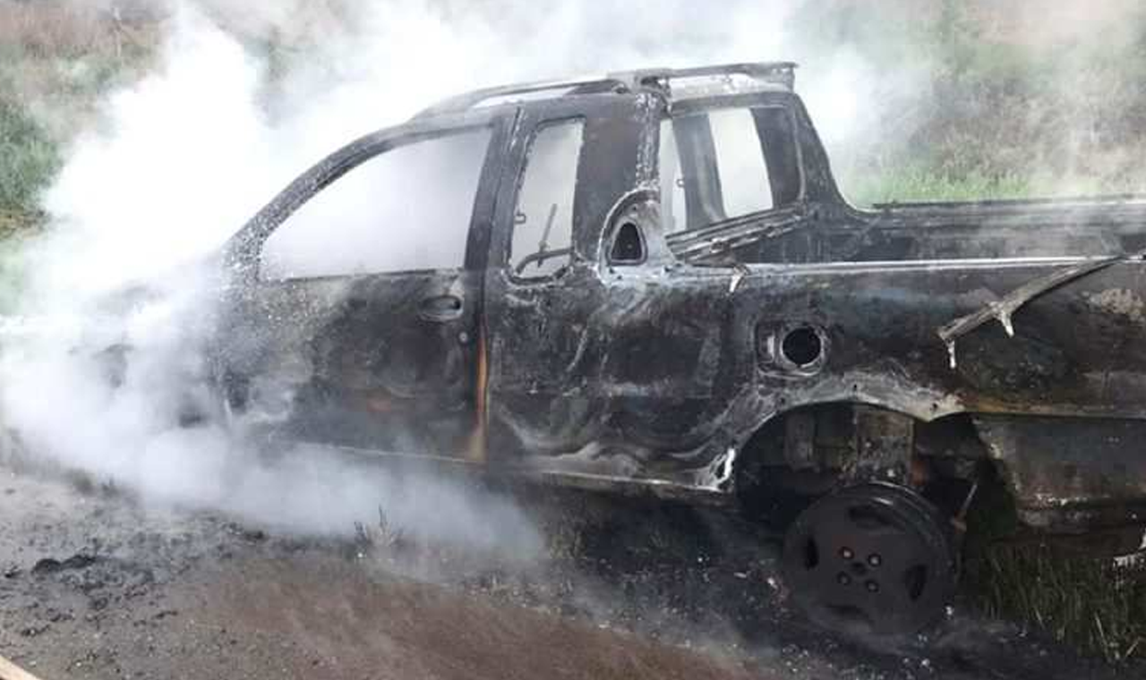 CARRO PEGA FOGO NO CENTRO DE QUIRINÓPOLIS