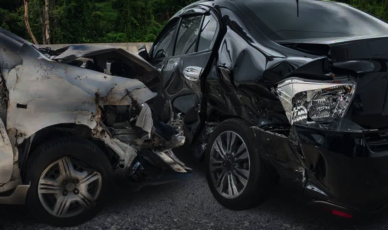 COLISÃO ENTRE VEÍCULOS TERMINA COM VÍTIMAS NO CENTRO DE QUIRINÓPOLIS