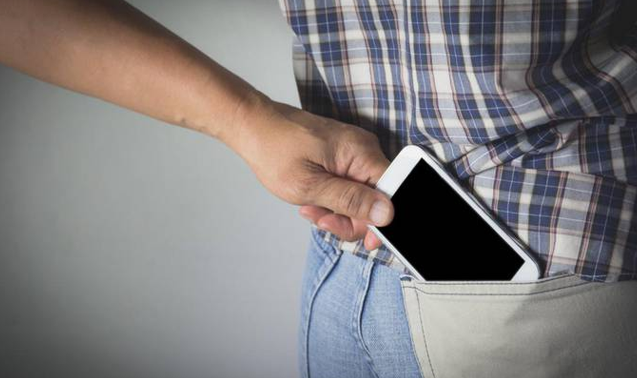 IDOSO TEM CELULAR FURTADO APÓS INVASÃO DE RESIDÊNCIA EM QUIRINÓPOLIS