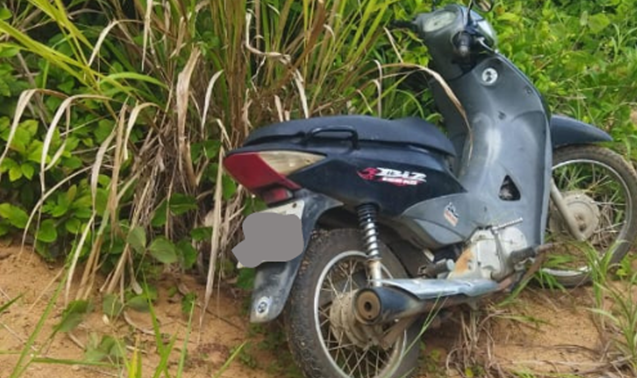 MOTOCICLETA ROUBADA É RECUPERADA PELA POLÍCIA MILITAR