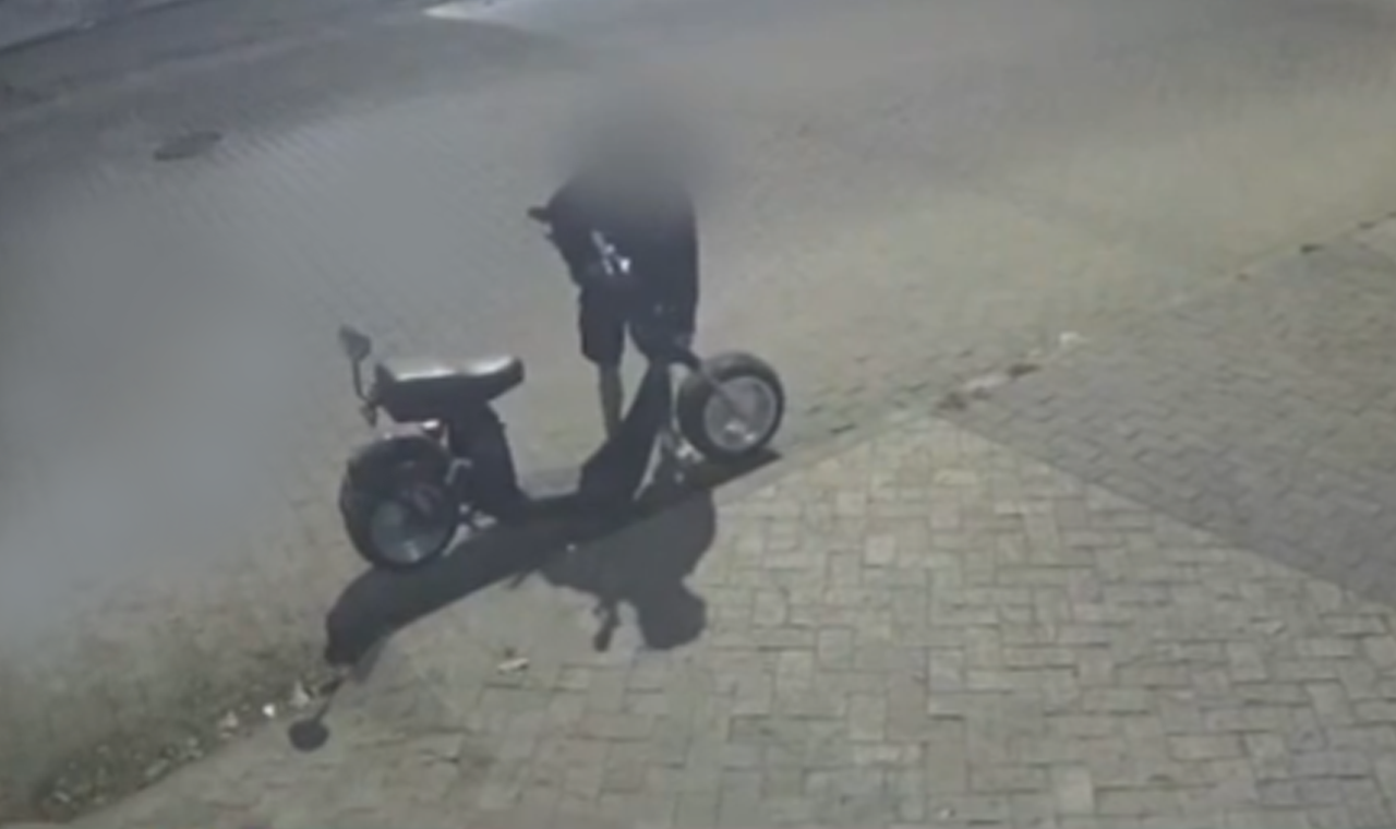 ADOLESCENTE TEM BICICLETA ELÉTRICA FURTADA NO CENTRO DE QUIRINÓPOLIS