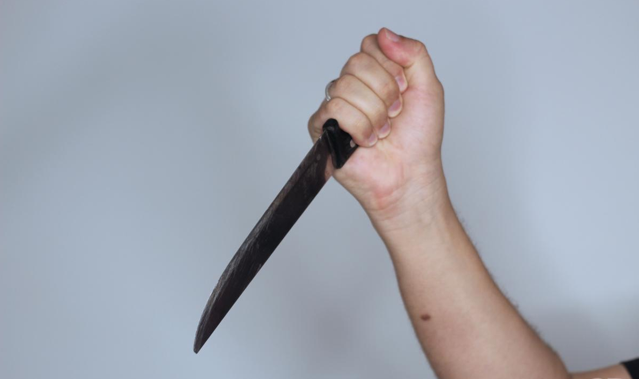 HOMEM É DETIDO APÓS TENTATIVA DE HOMICÍDIO COM FACA EM QUIRINÓPOLIS