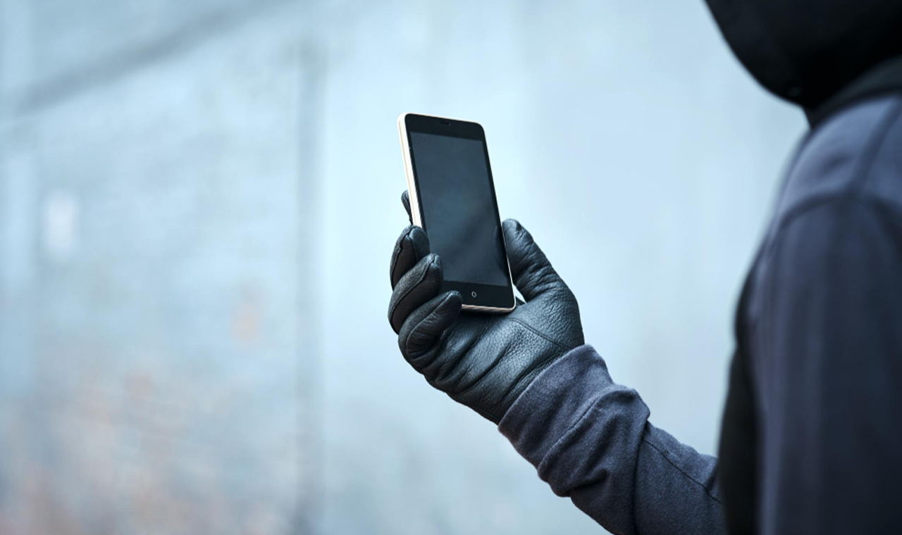 SUSPEITO FOGE APÓS FURTAR CELULAR EM ESTABELECIMENTO COMERCIAL EM CACHOEIRA ALTA