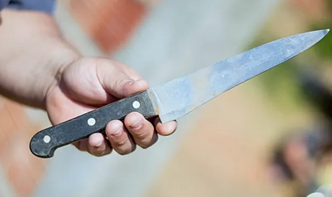 HOMEM É PRESO APÓS AMEAÇAR COMPANHEIRA E FILHOS COM FACA EM QUIRINÓPOLIS