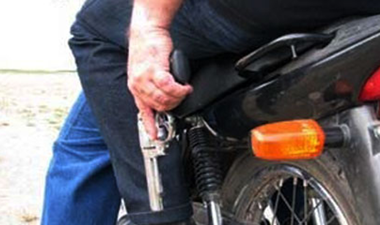 JOVEM TEM MOTO ROUBADA APÓS SAIR DO TRABALHO NO CENTRO DE QUIRINÓPOLIS