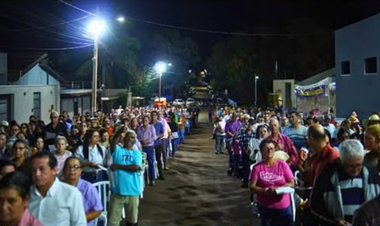 TERÇO EM HONRA A SÃO JOÃO BATISTA REÚNE MAIS DE MIL PESSOAS E ARRECADA 780 KG DE ALIMENTOS EM QUIRINÓPOLIS