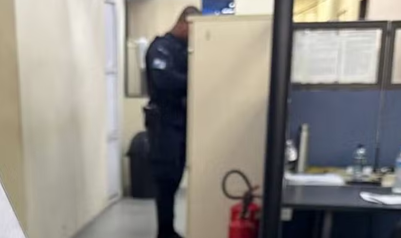 HOMEM COM MANDADO DE PRISÃO É CAPTURADO PELA POLÍCIA MILITAR EM QUIRINÓPOLIS