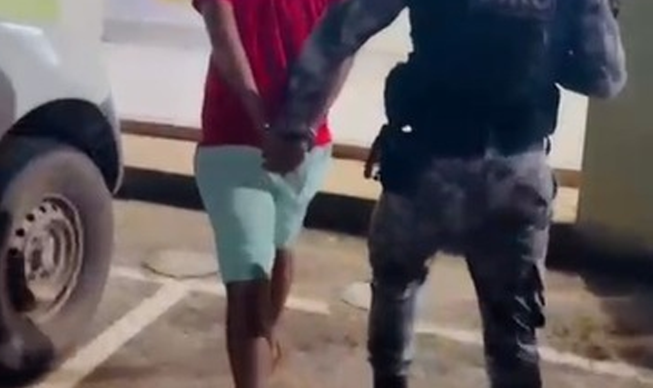 HOMEM COM MANDADO POR DÍVIDA DE PENSÃO ALIMENTÍCIA É PRESO PELA POLÍCIA MILITAR EM QUIRINÓPOLIS